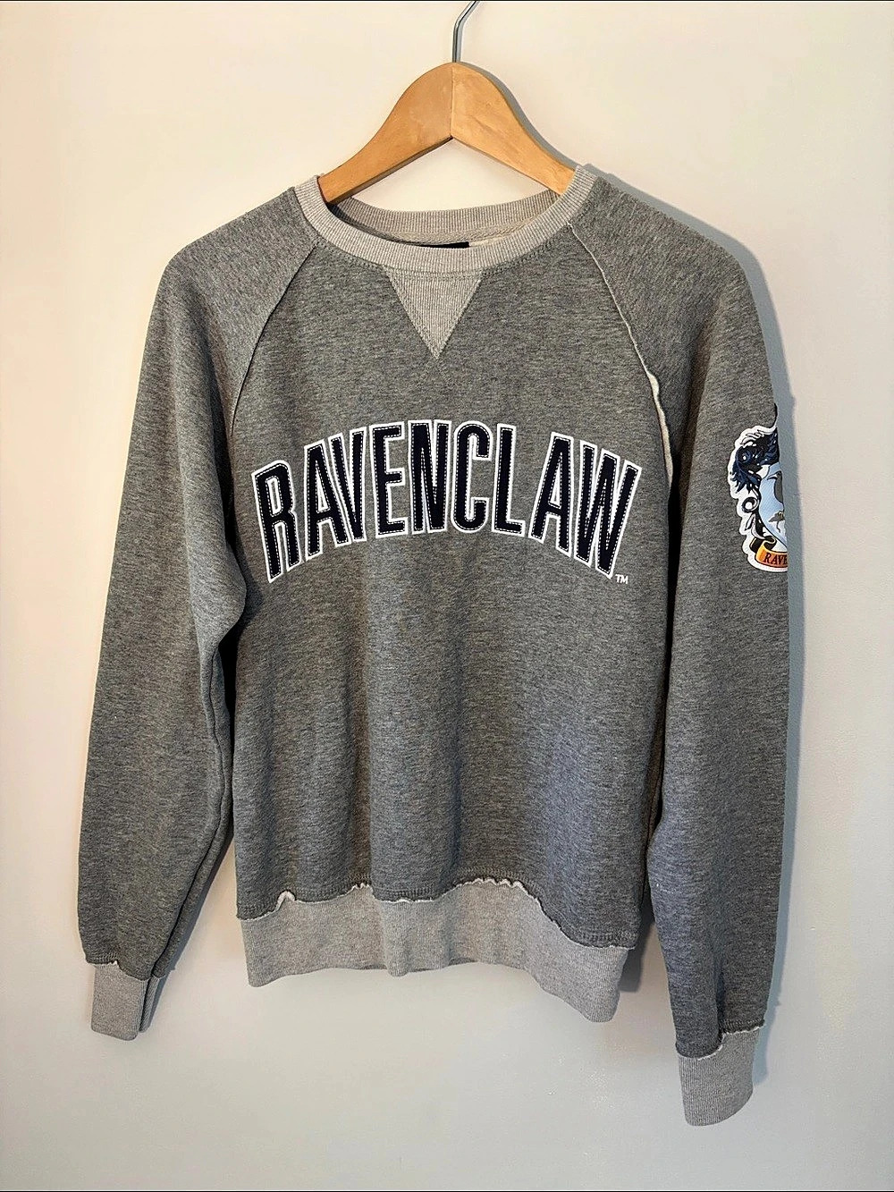 Harry Potter Ravenclaw Gray & Blue Sweatshirt